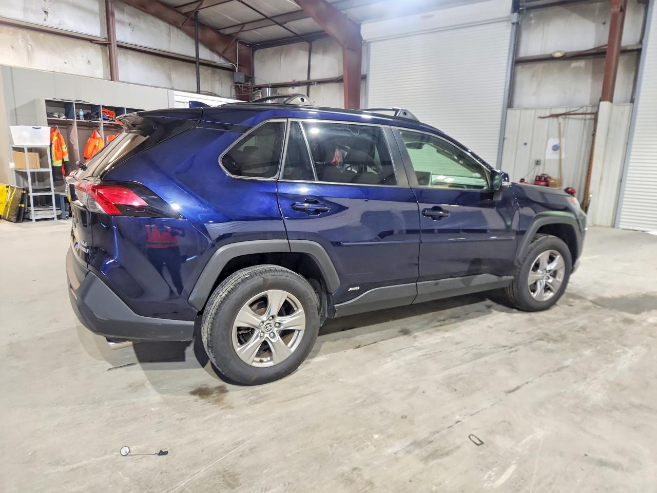 2023 TOYOTA RAV4 HYBRID XLE — снимка 3
