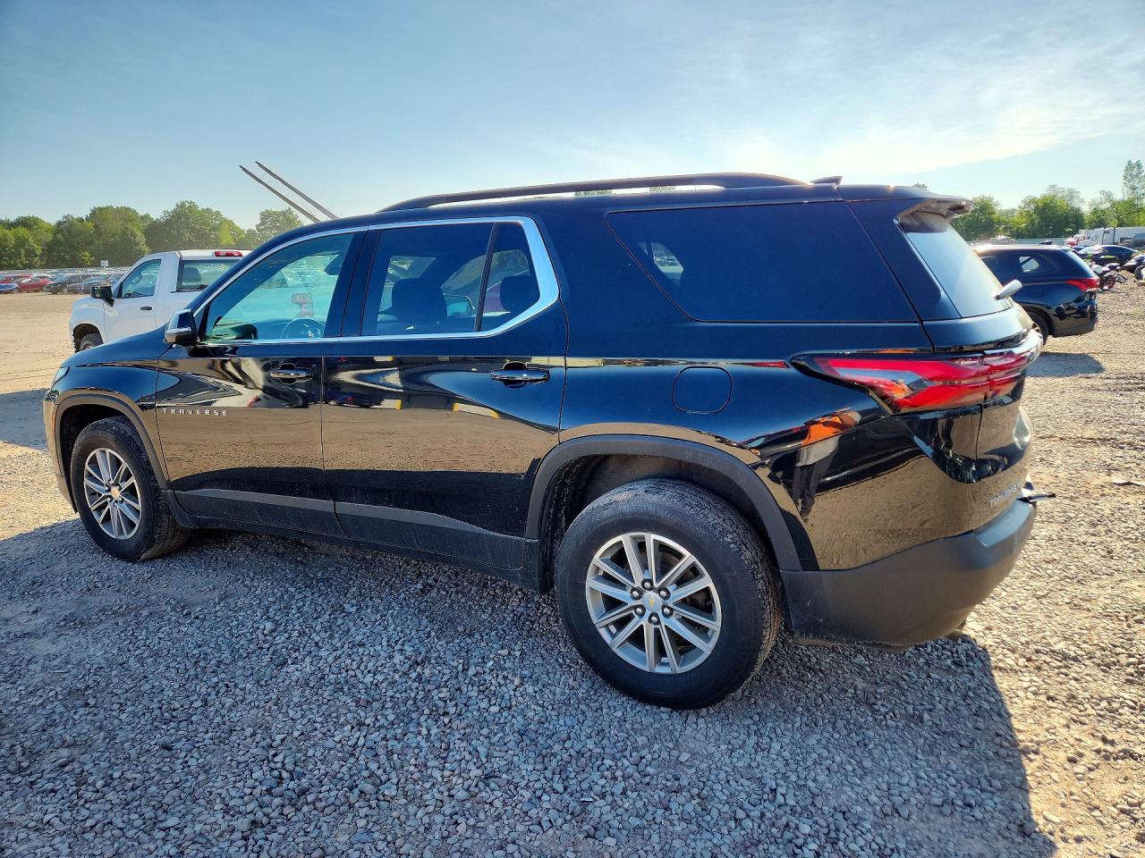 2022 CHEVROLET TRAVERSE LT — снимка 2