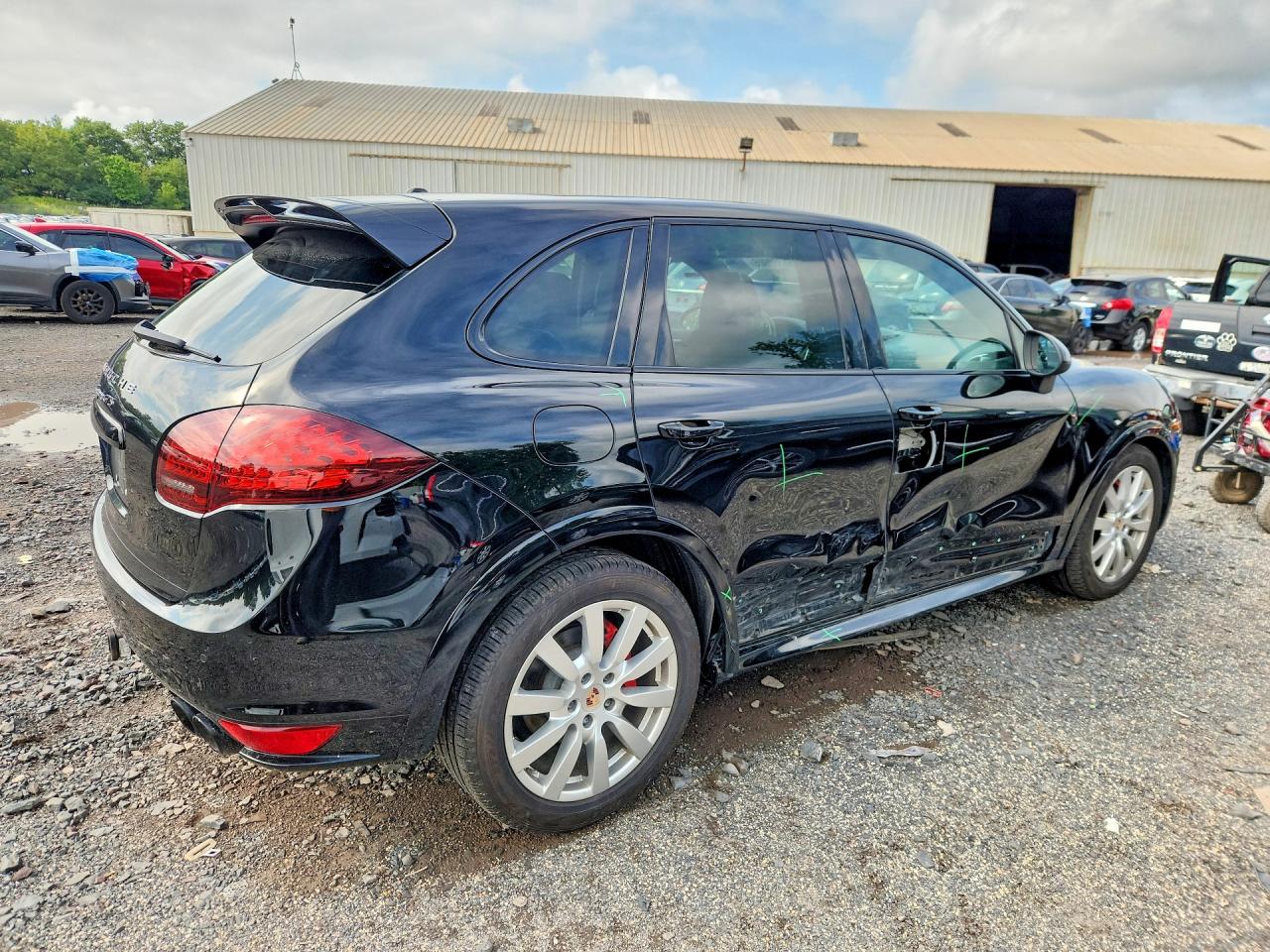 2014 PORSCHE CAYENNE GTS — снимка 3