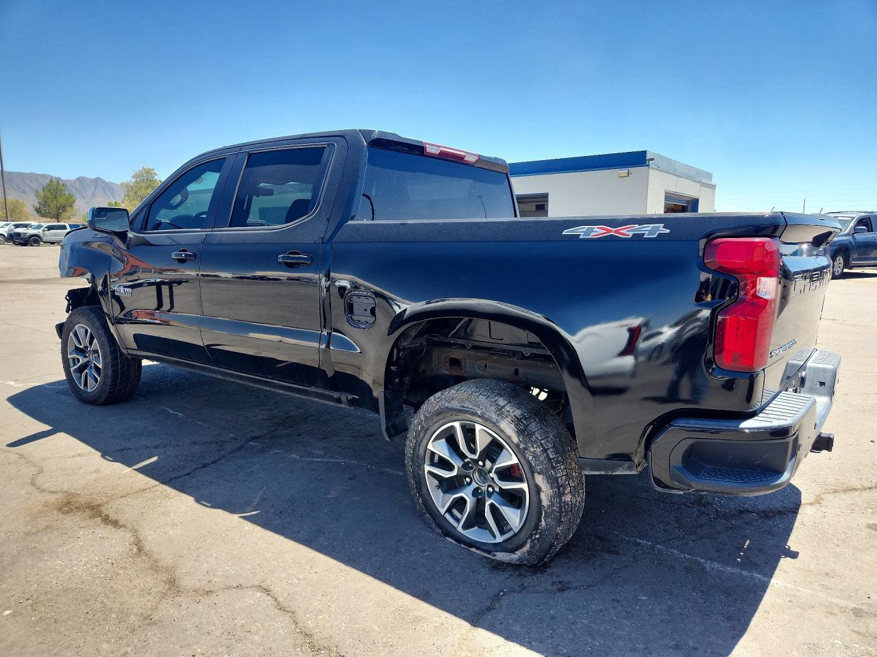 2022 CHEVROLET SILVERADO LTD K1500 LT TRAIL BOSS — снимка 2
