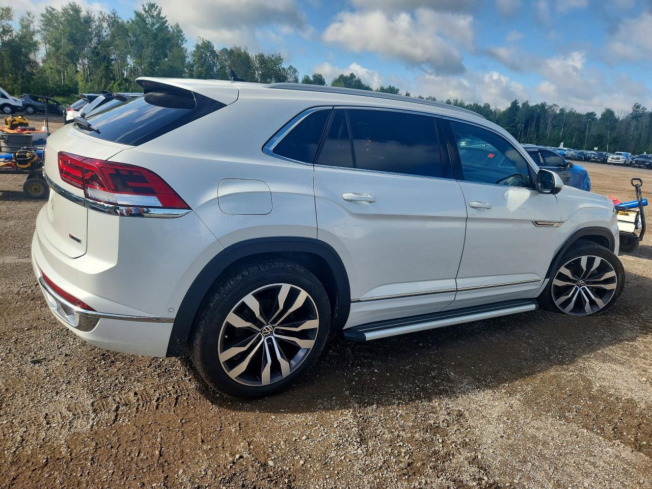 2022 VOLKSWAGEN ATLAS CROSS SPORT SEL PREMIUM R-LINE — снимка 3