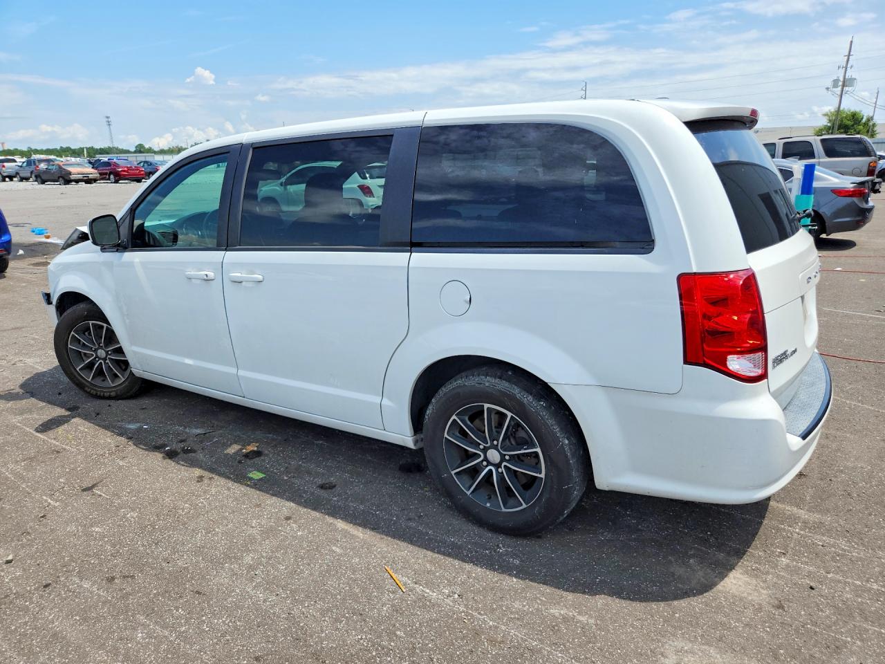 2018 DODGE GRAND CARAVAN SE — снимка 2