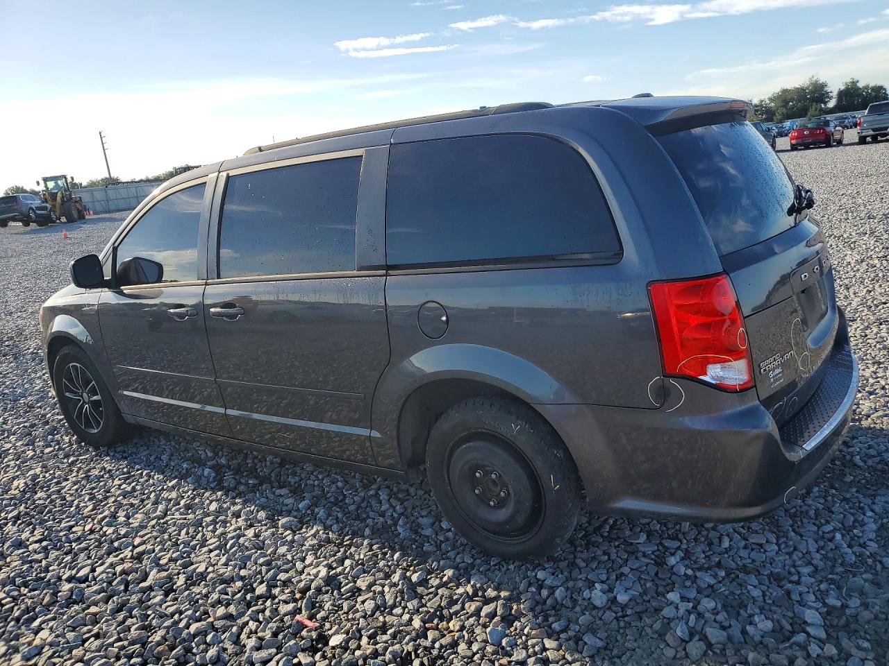 2017 DODGE GRAND CARAVAN GT — снимка 2