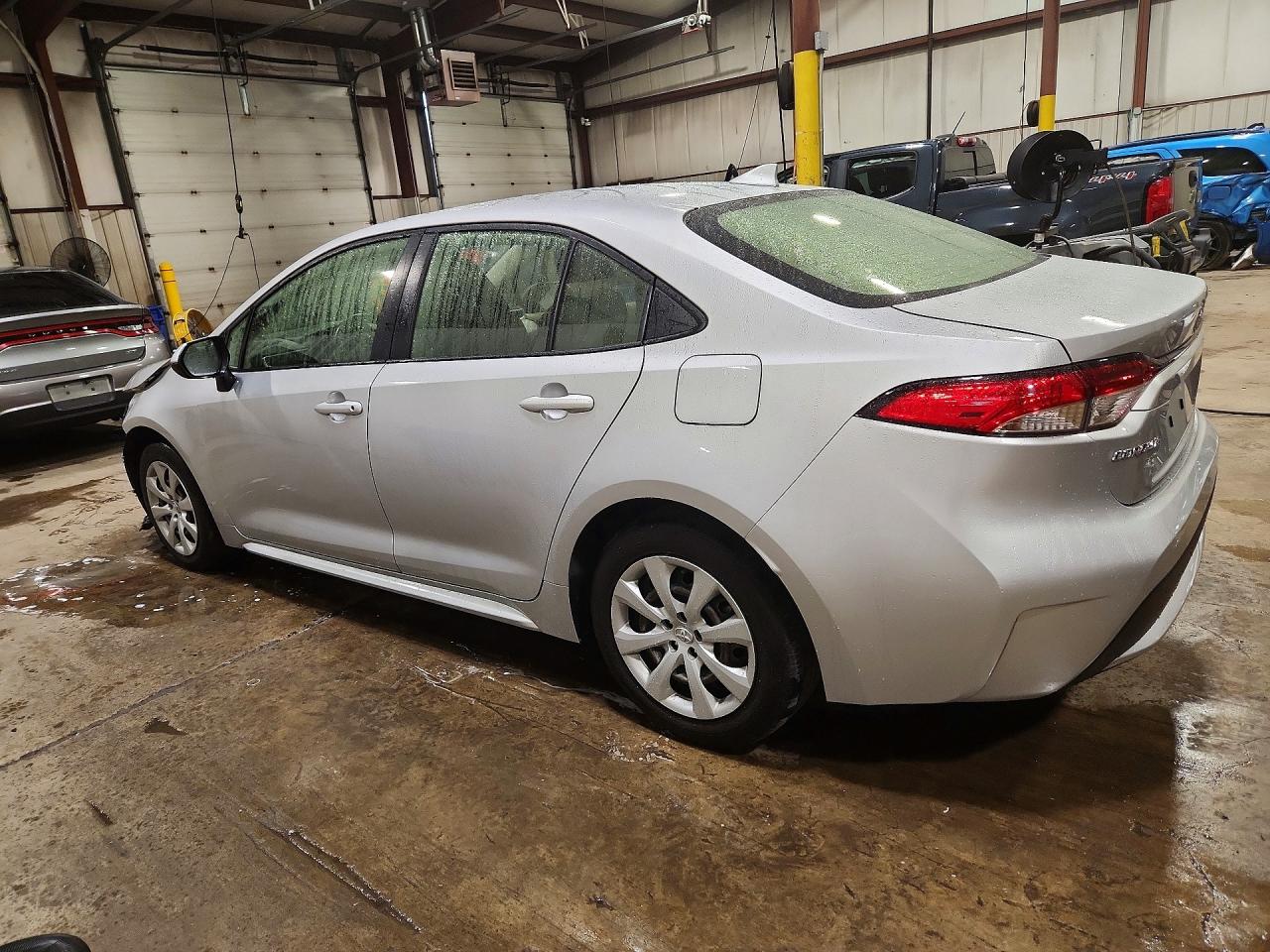 2021 TOYOTA COROLLA LE — снимка 2