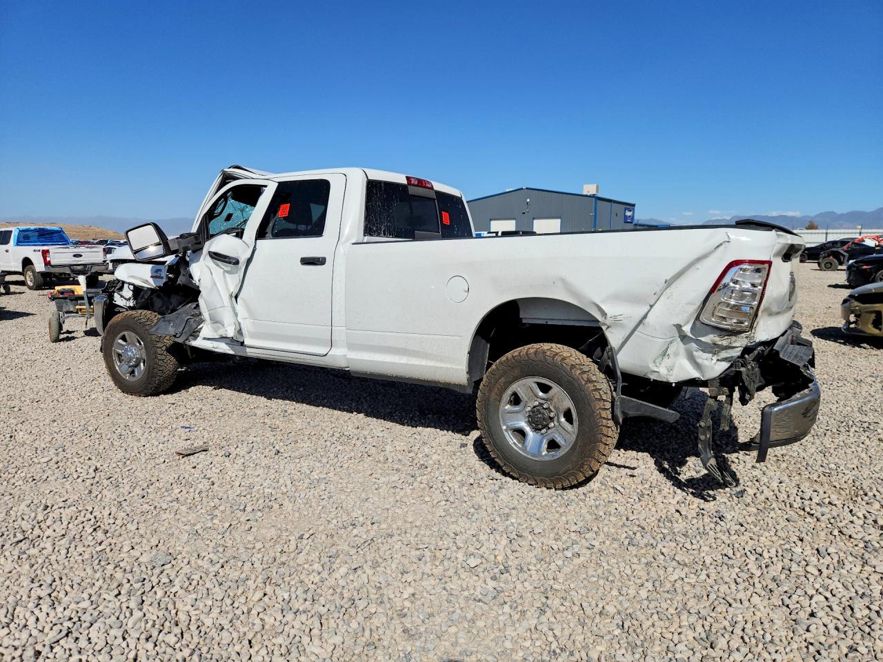 2024 RAM 3500 TRADESMAN — снимка 2