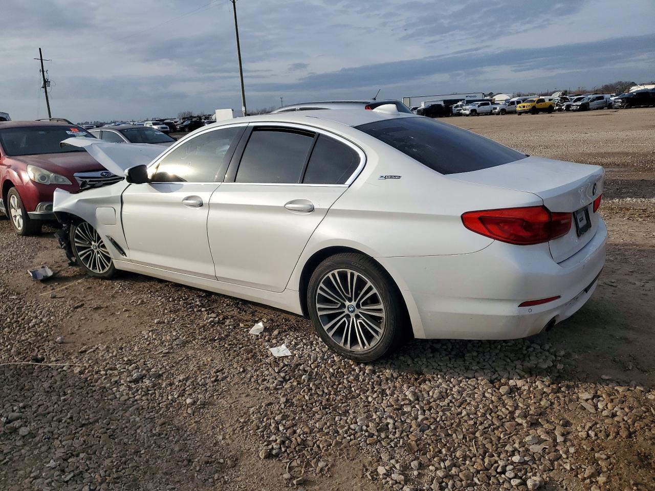 2019 BMW 530E — снимка 2