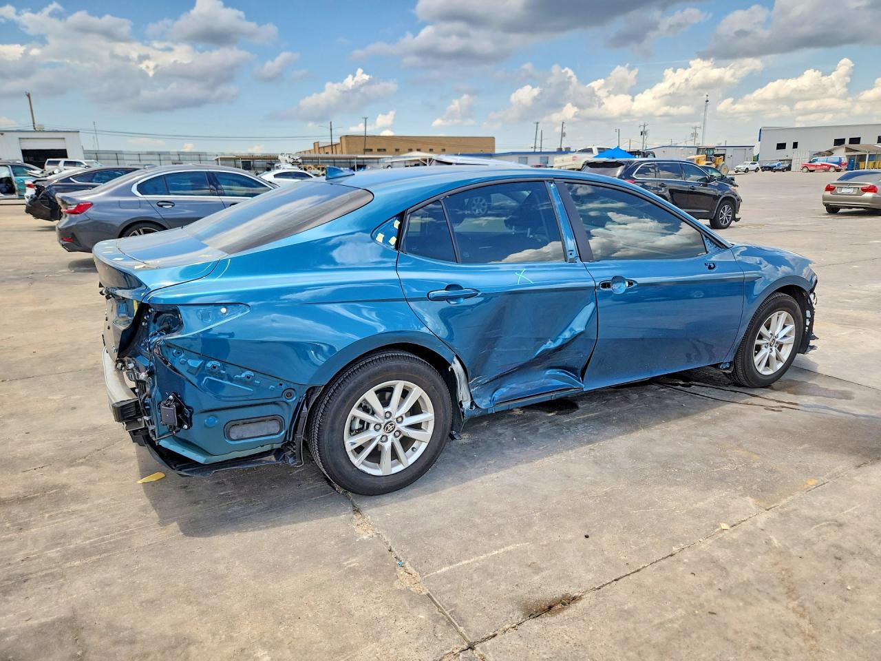 2025 TOYOTA CAMRY LE — снимка 3