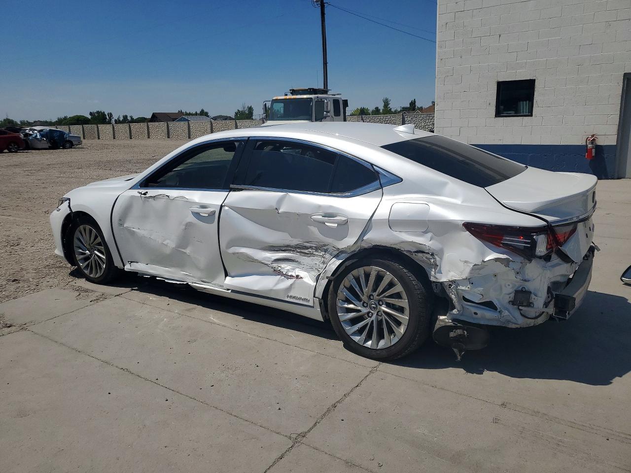 2019 LEXUS ES 300H — снимка 2