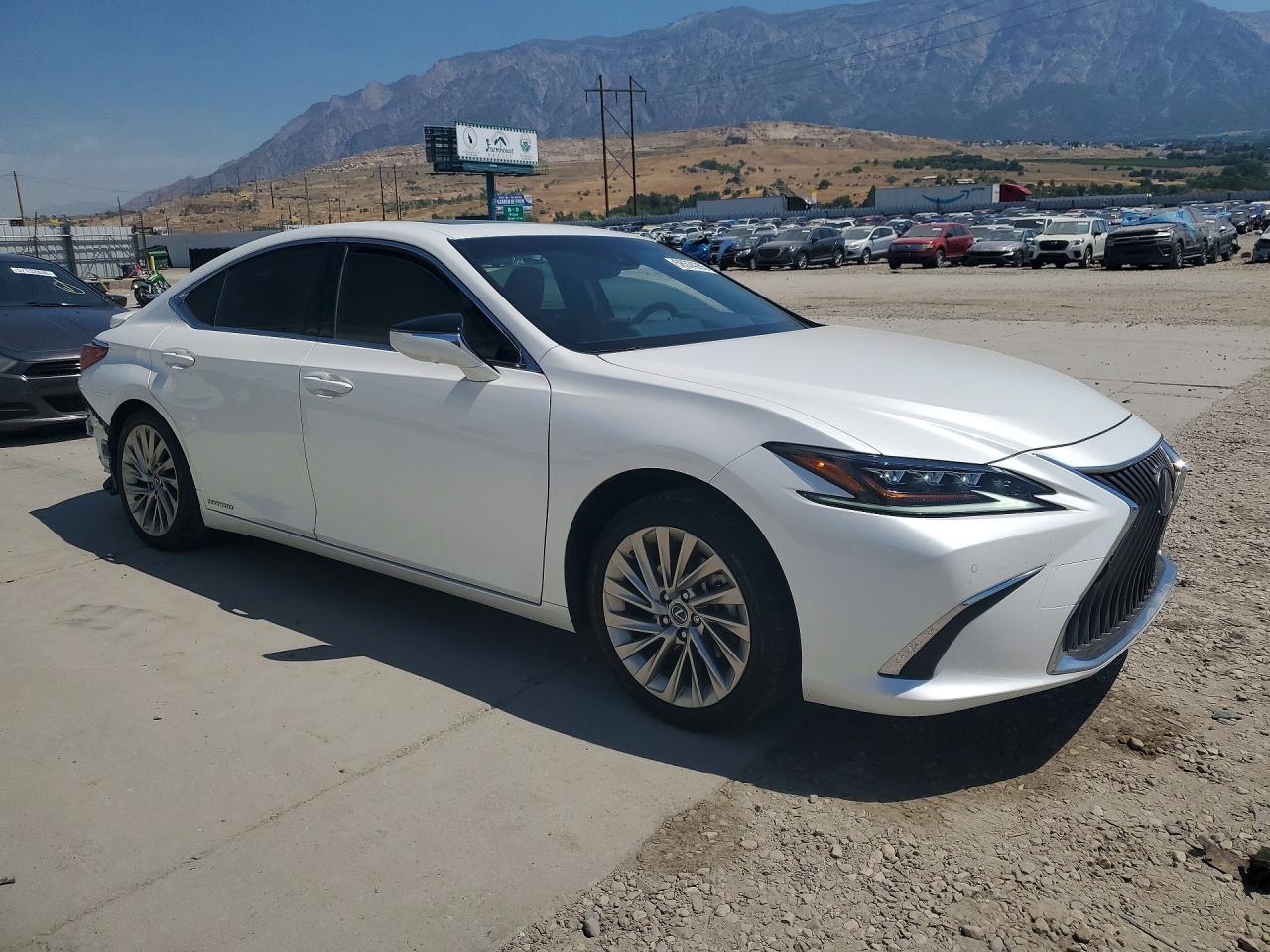 2019 LEXUS ES 300H — снимка 4