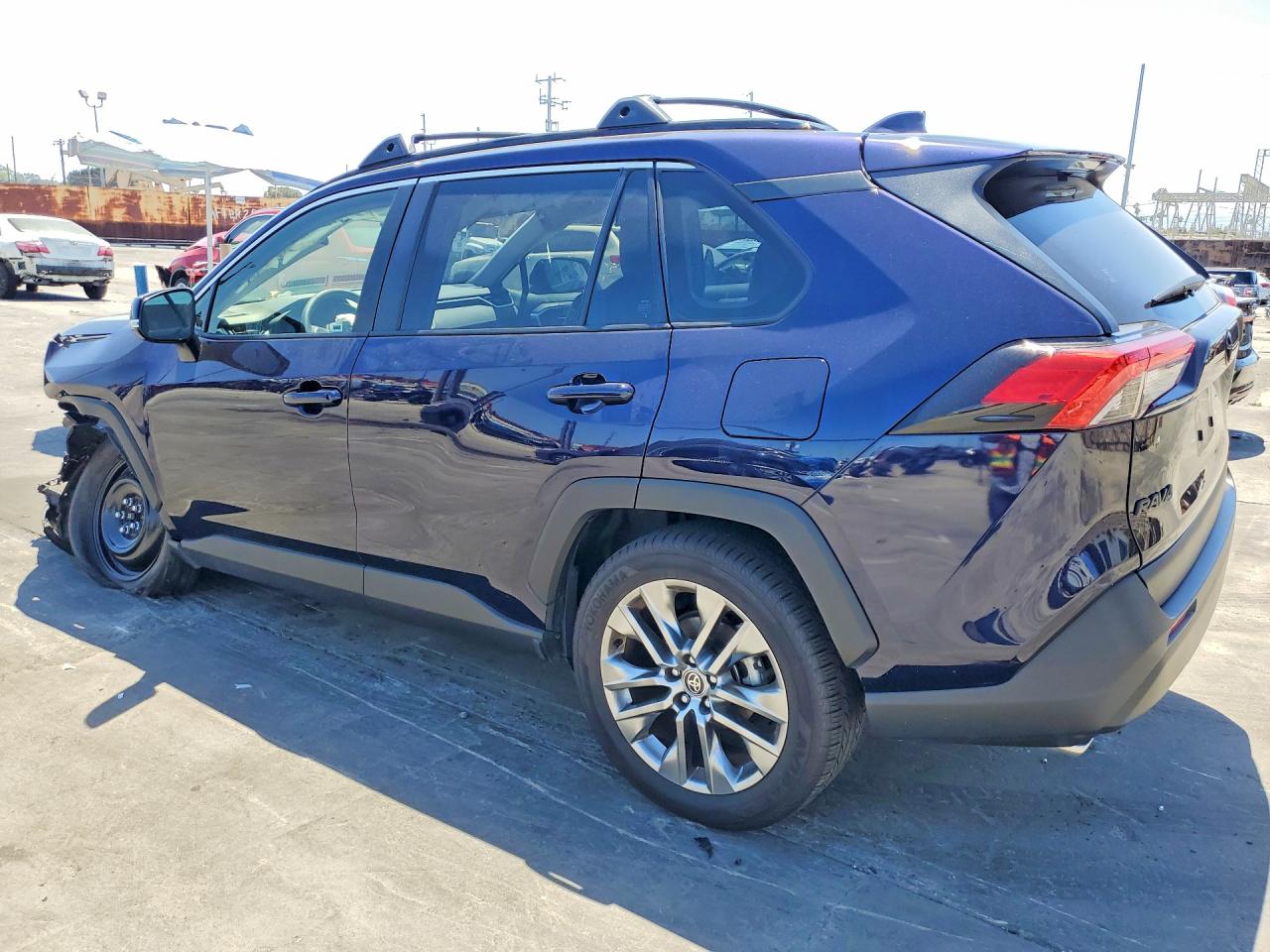 2025 TOYOTA RAV4 XLE PREMIUM — снимка 2