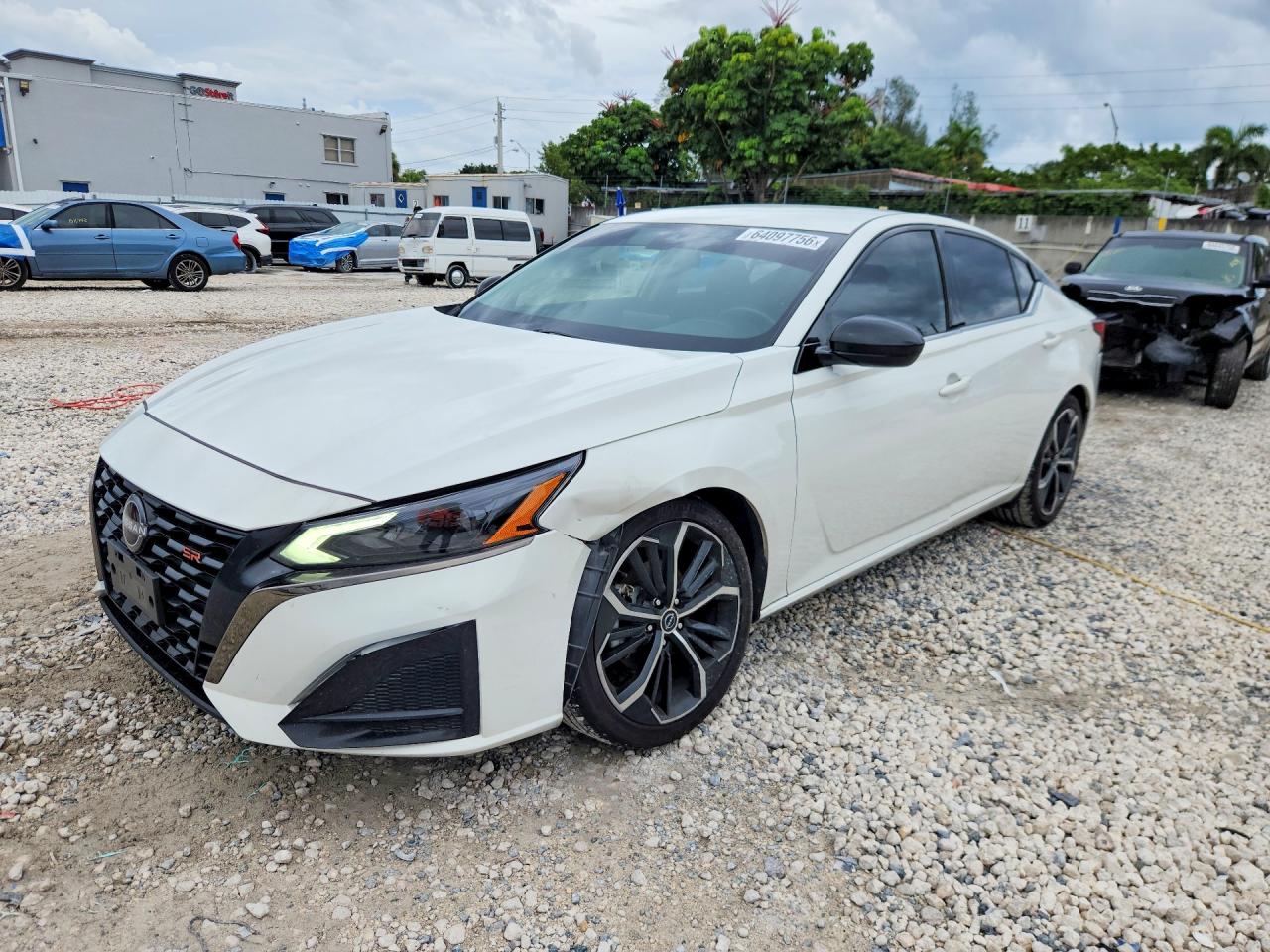 2023 NISSAN ALTIMA SR