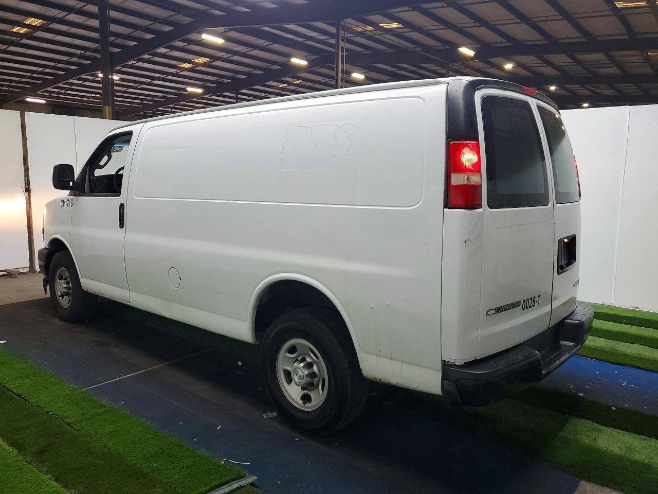 2018 CHEVROLET EXPRESS 2500 — снимка 2