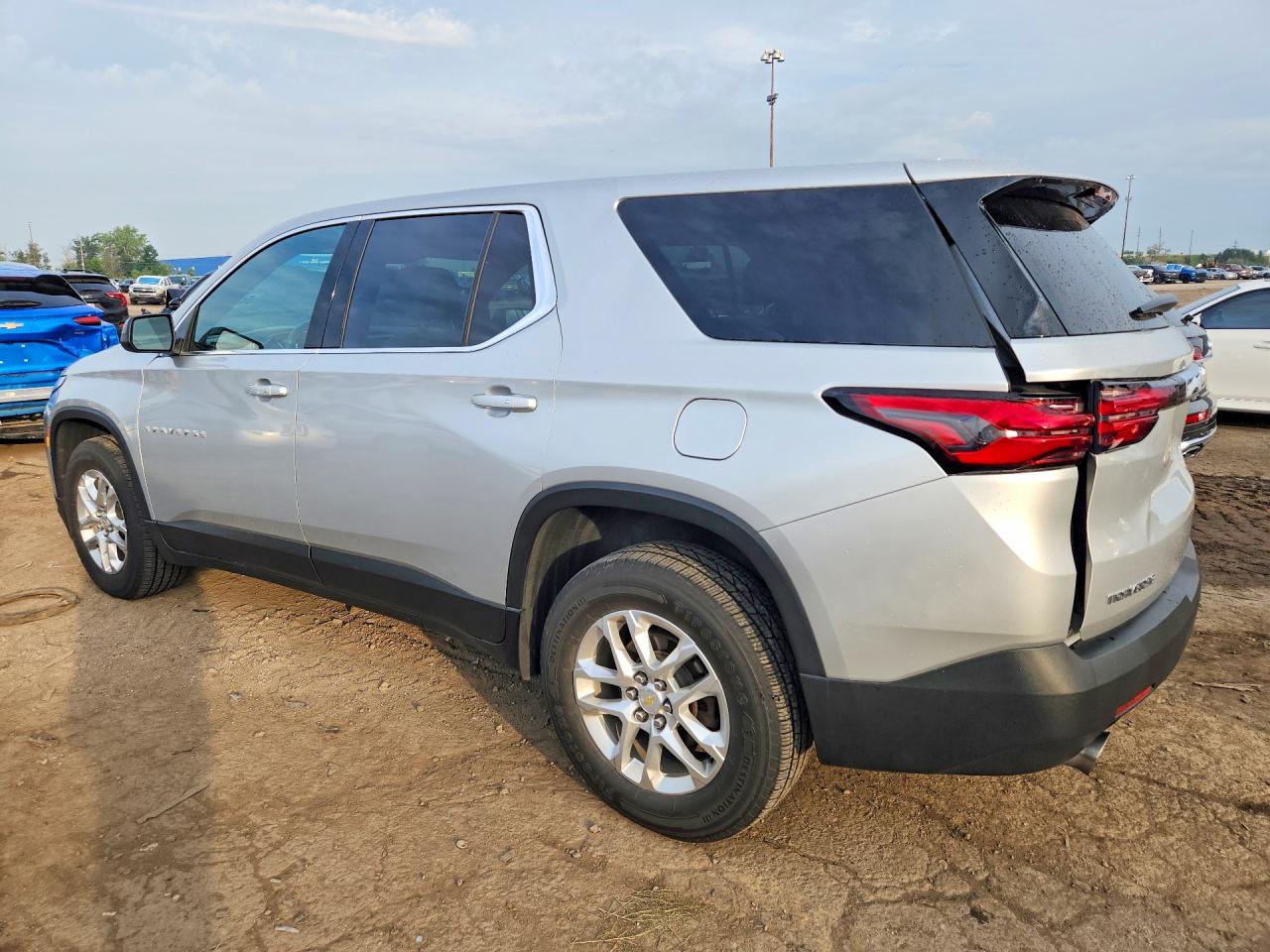 2022 CHEVROLET TRAVERSE LS — снимка 2