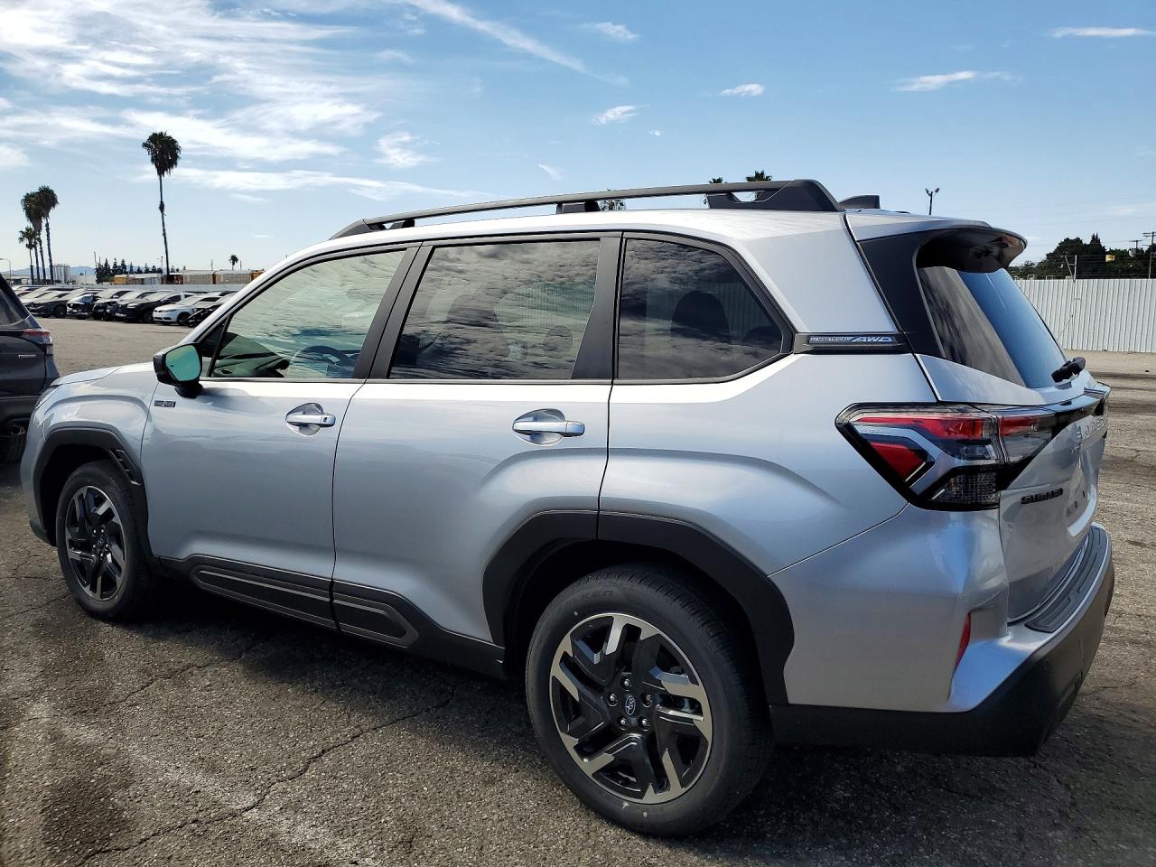 2025 SUBARU FORESTER LIMITED — снимка 2