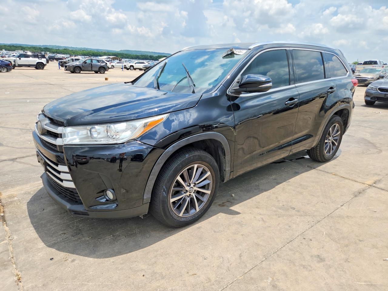 2018 TOYOTA HIGHLANDER XLE