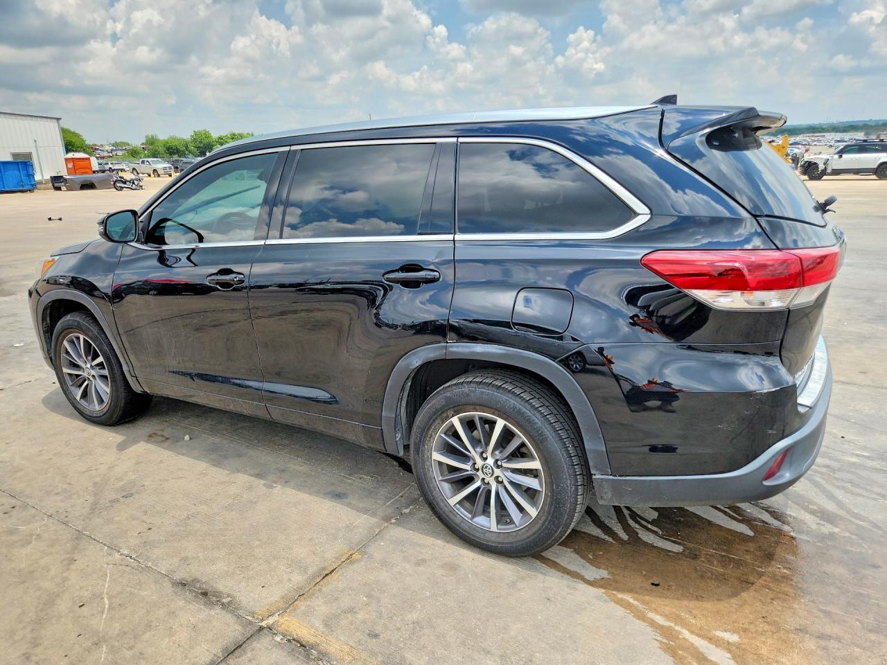 2018 TOYOTA HIGHLANDER XLE — снимка 2