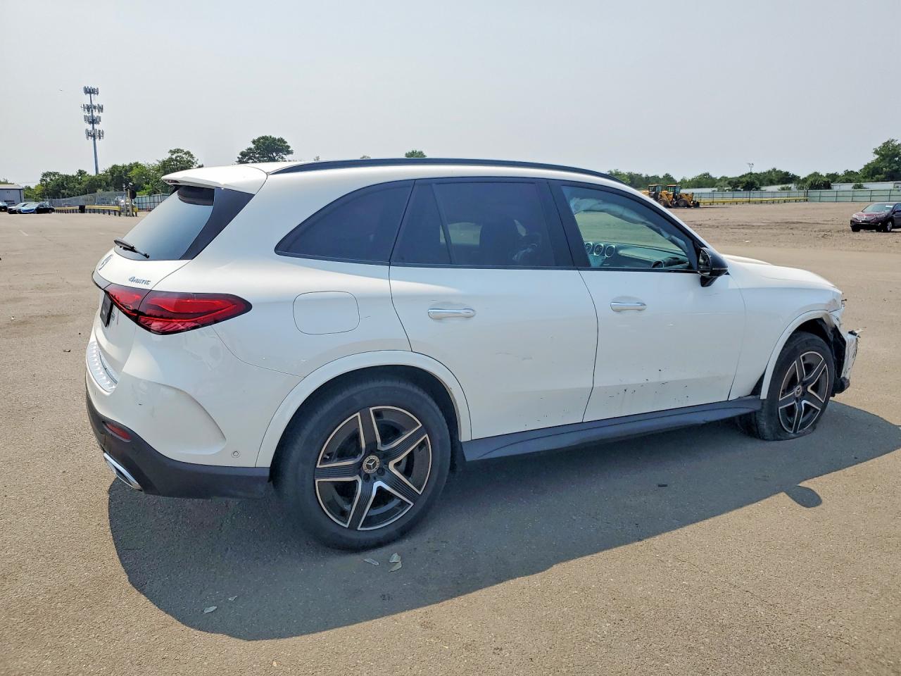 2024 MERCEDES-BENZ GLC 300 4MATIC — снимка 3