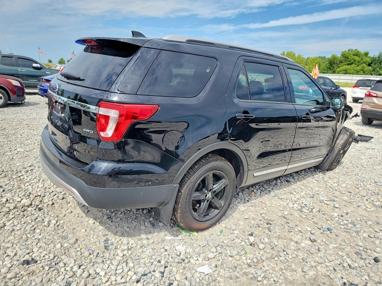2017 FORD EXPLORER XLT — снимка 3