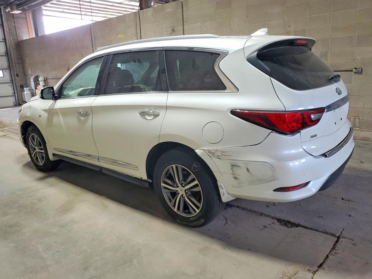 2019 INFINITI QX60 LUXE — снимка 2
