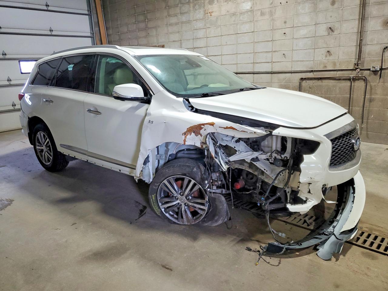 2019 INFINITI QX60 LUXE — снимка 4