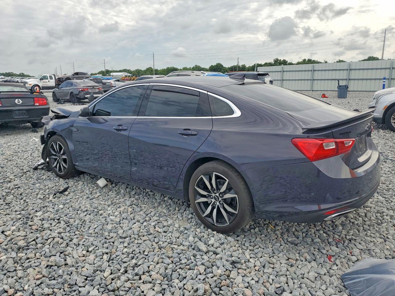 2025 CHEVROLET MALIBU RS — снимка 2