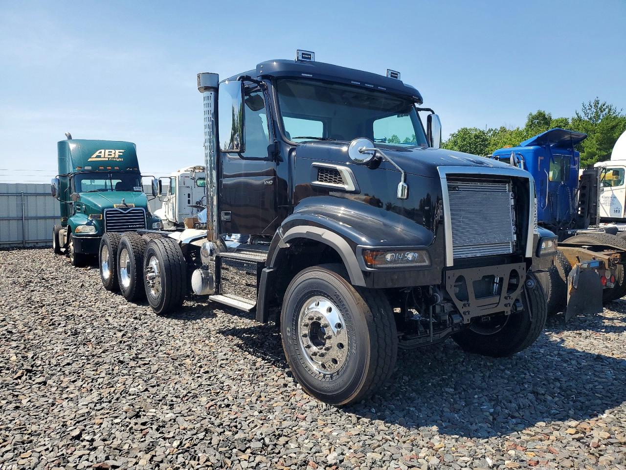 2026 VOLVO VHD
