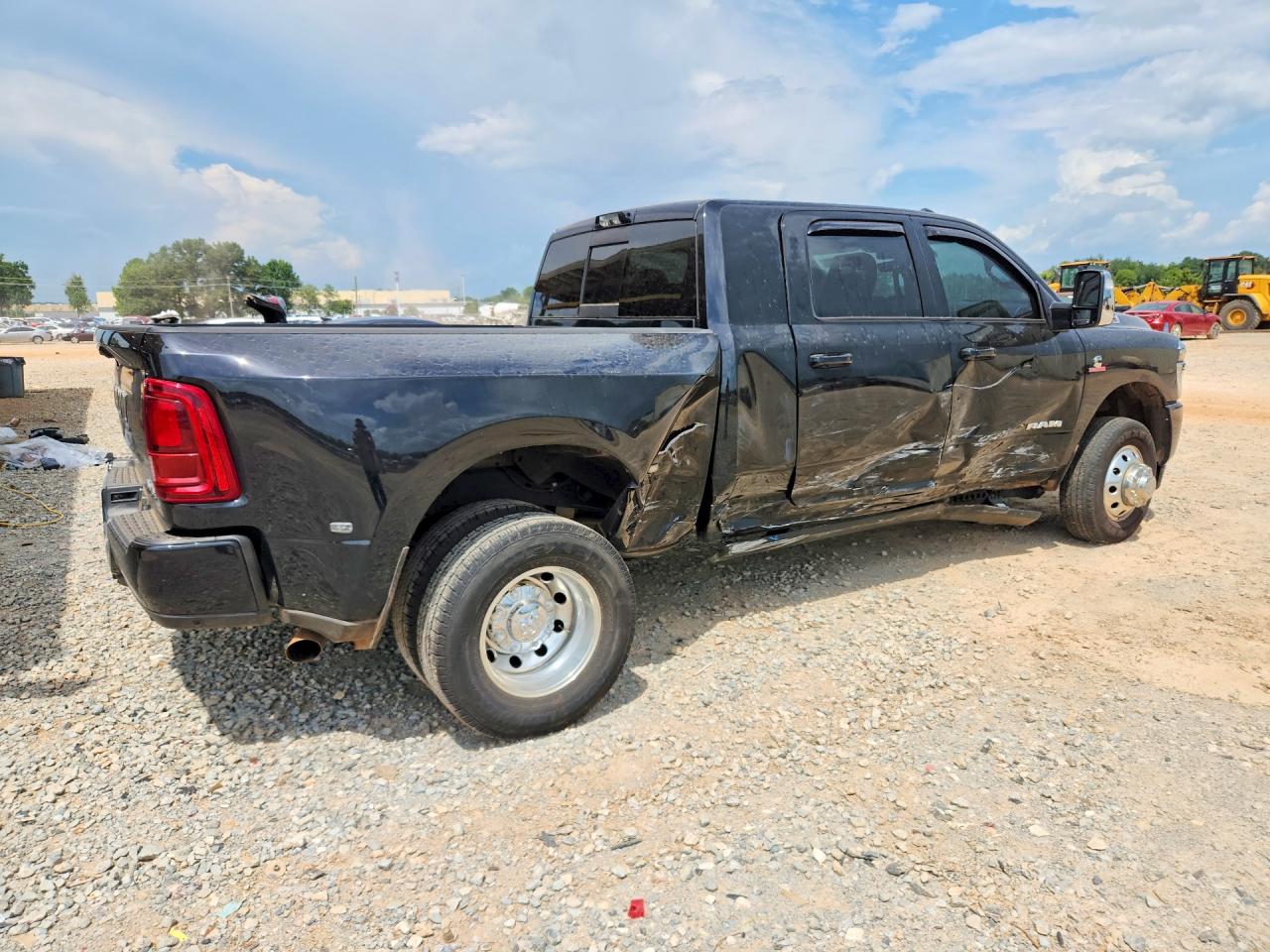 2026 RAM 3500 LARAMIE — снимка 3