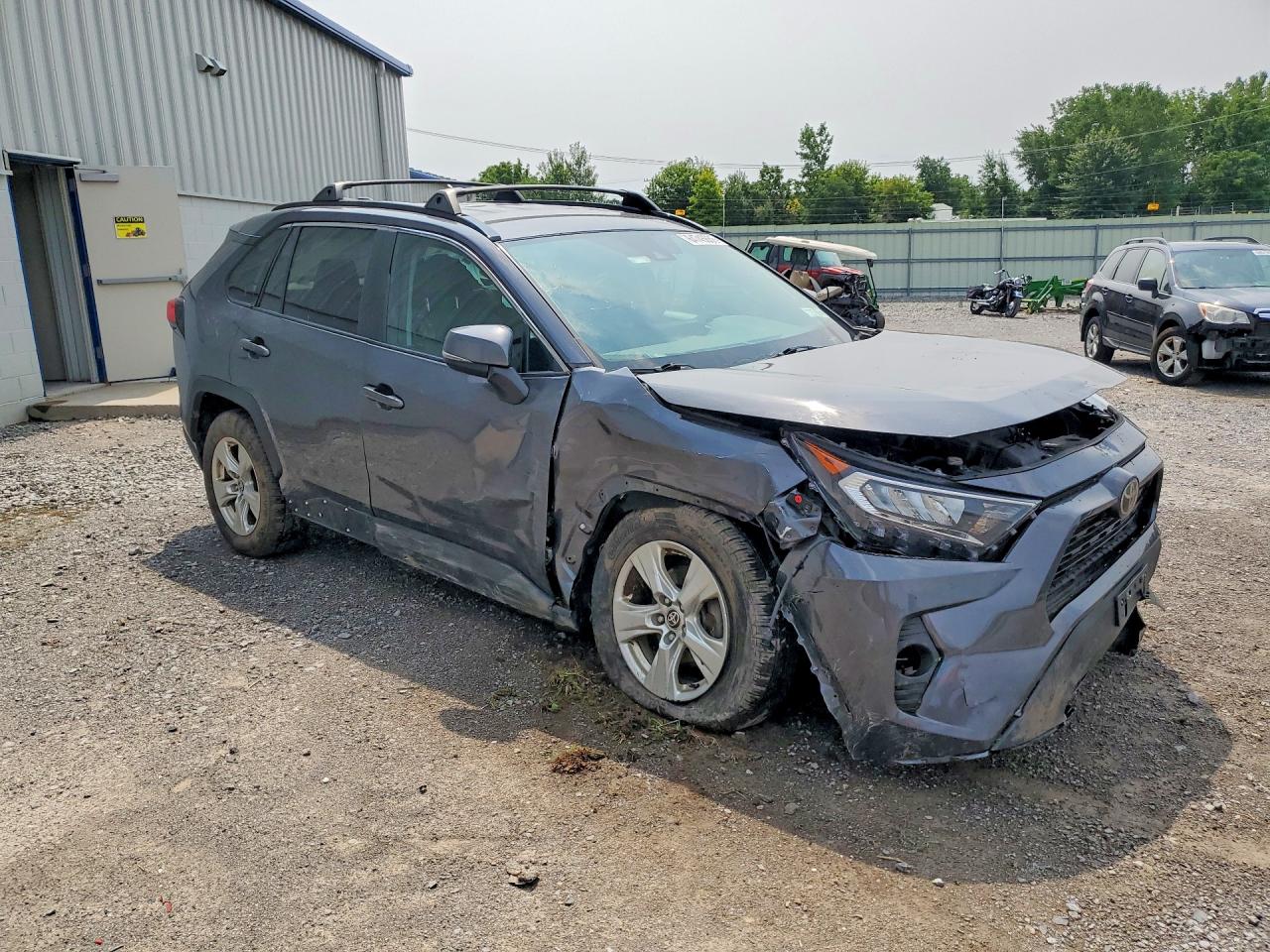 2021 TOYOTA RAV4 XLE — снимка 4