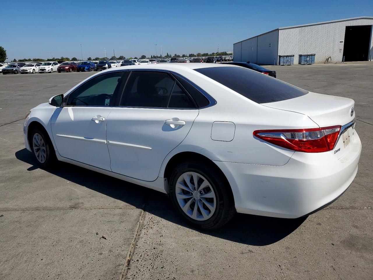 2016 TOYOTA CAMRY LE — снимка 2