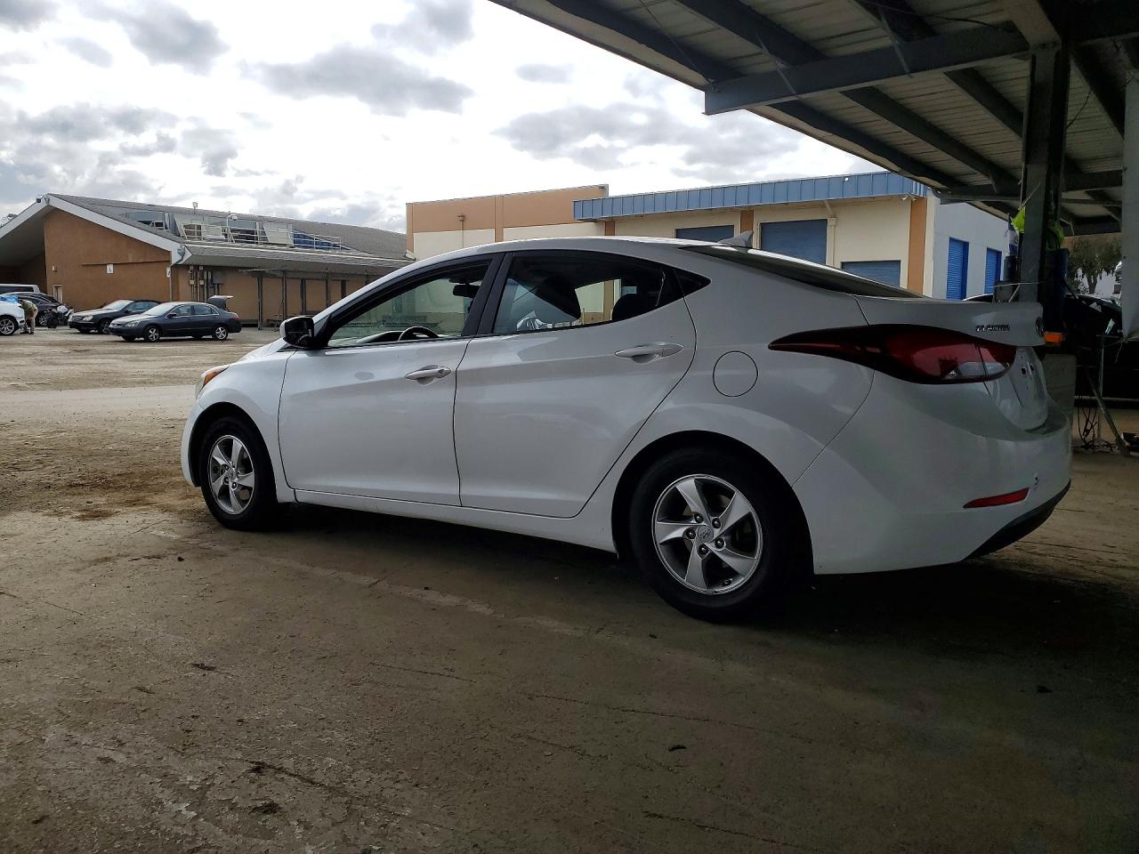 2015 HYUNDAI ELANTRA SE — снимка 2