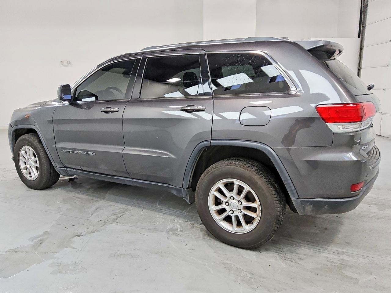 2019 JEEP GRAND CHEROKEE LAREDO — снимка 2
