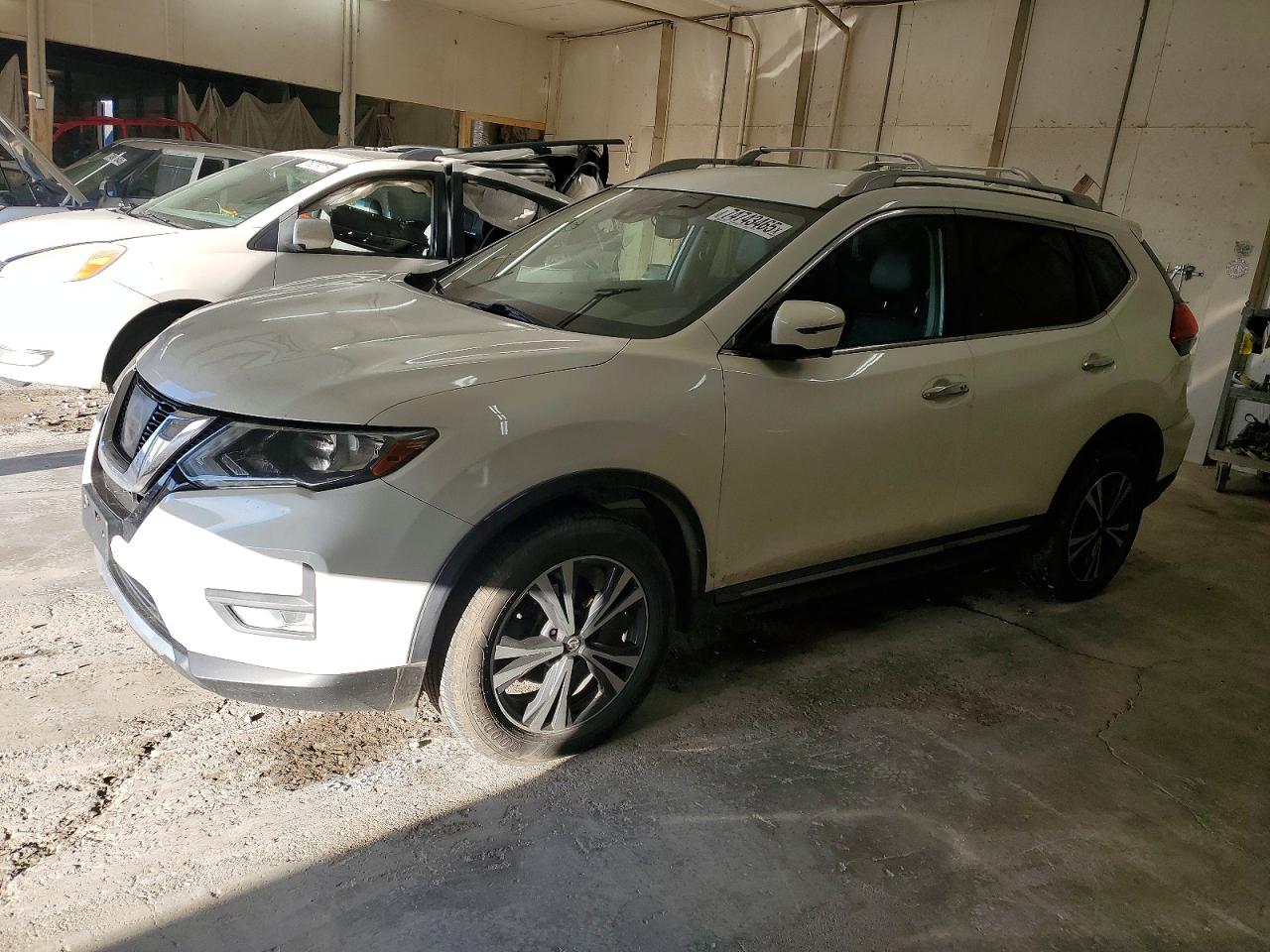 2017 NISSAN ROGUE SL