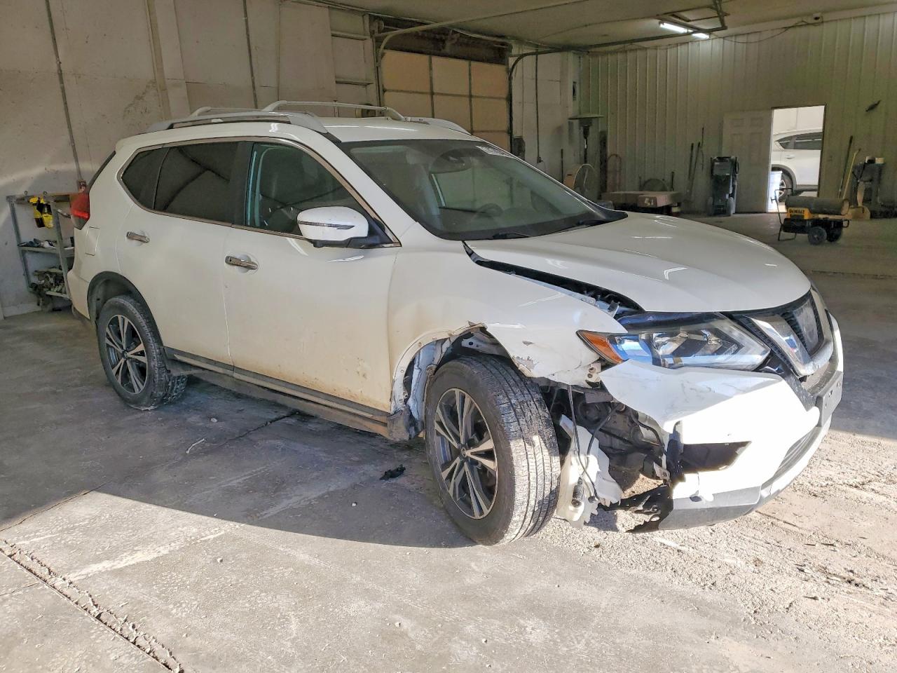 2017 NISSAN ROGUE SL — снимка 4