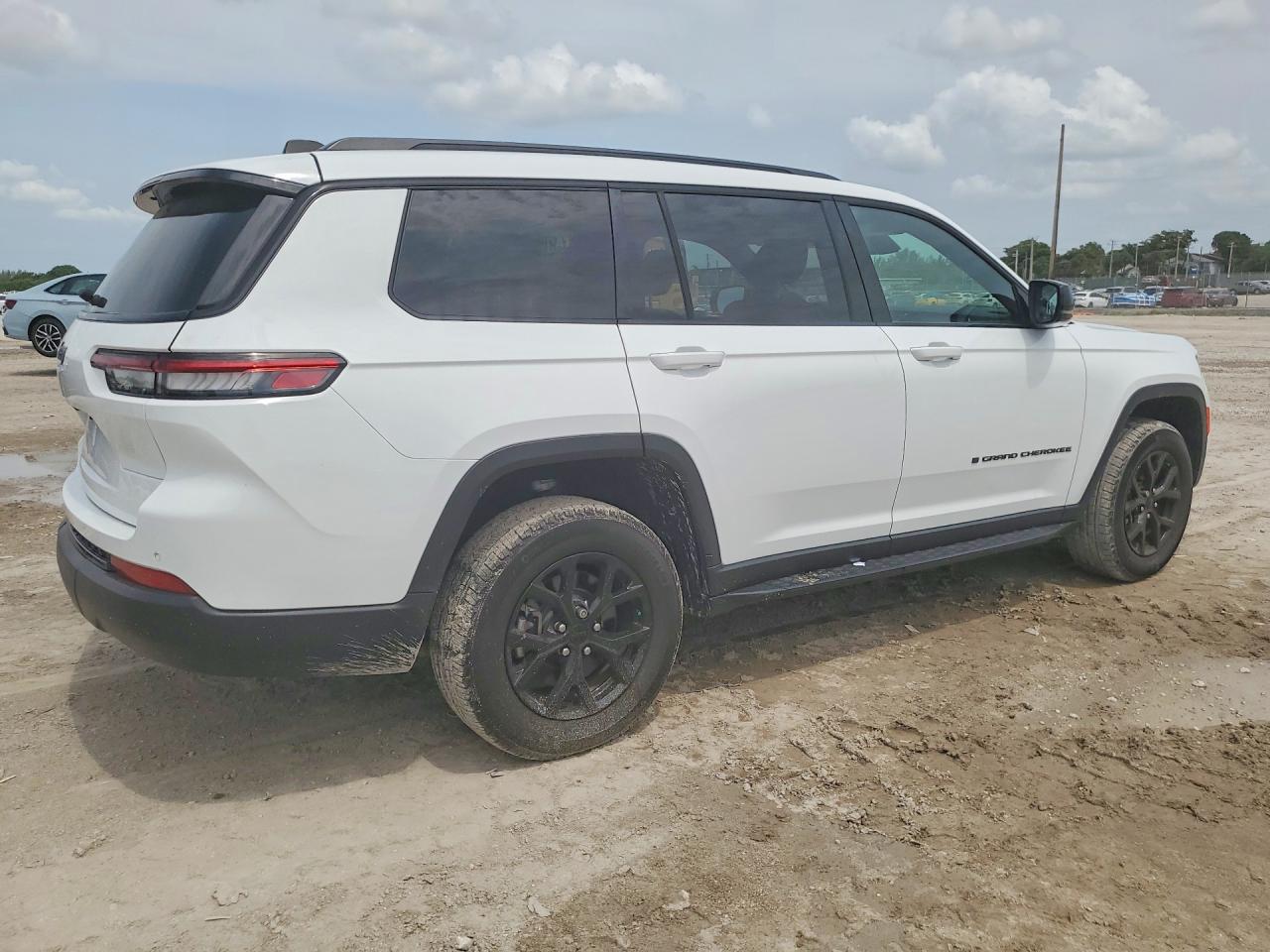 2024 JEEP GRAND CHEROKEE L LAREDO — снимка 3