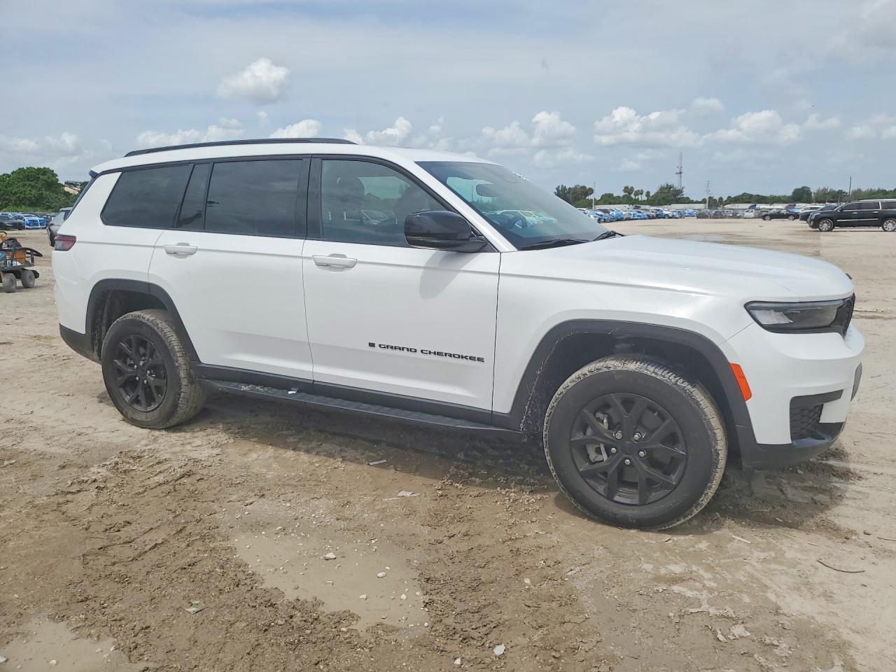 2024 JEEP GRAND CHEROKEE L LAREDO — снимка 4
