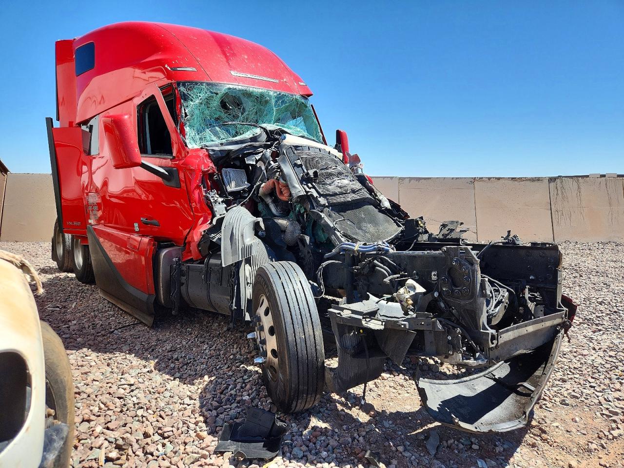 2027 VOLVO VNL