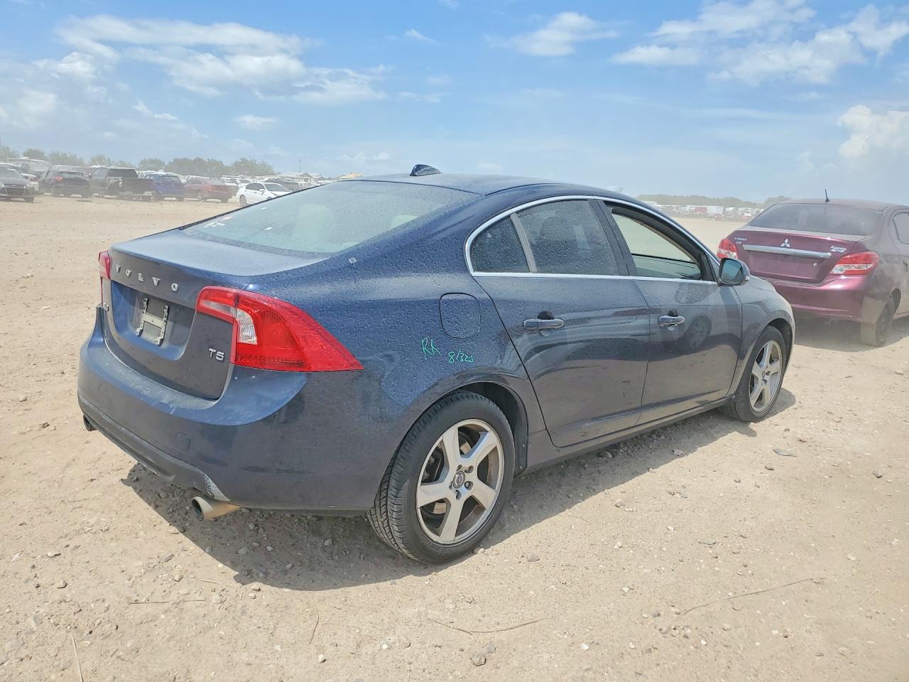 2013 VOLVO S60 T5 — снимка 3