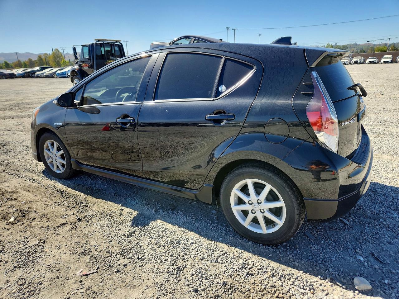 2017 TOYOTA PRIUS C ONE — снимка 2
