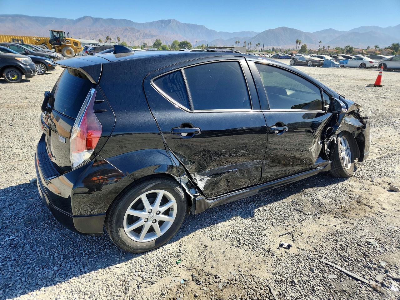 2017 TOYOTA PRIUS C ONE — снимка 3