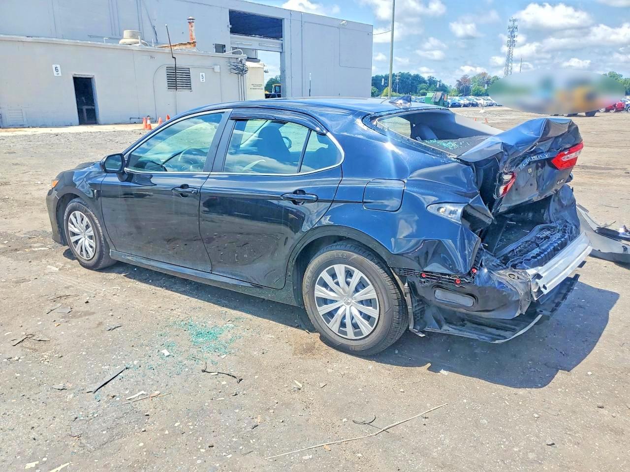 2019 TOYOTA CAMRY L — снимка 2