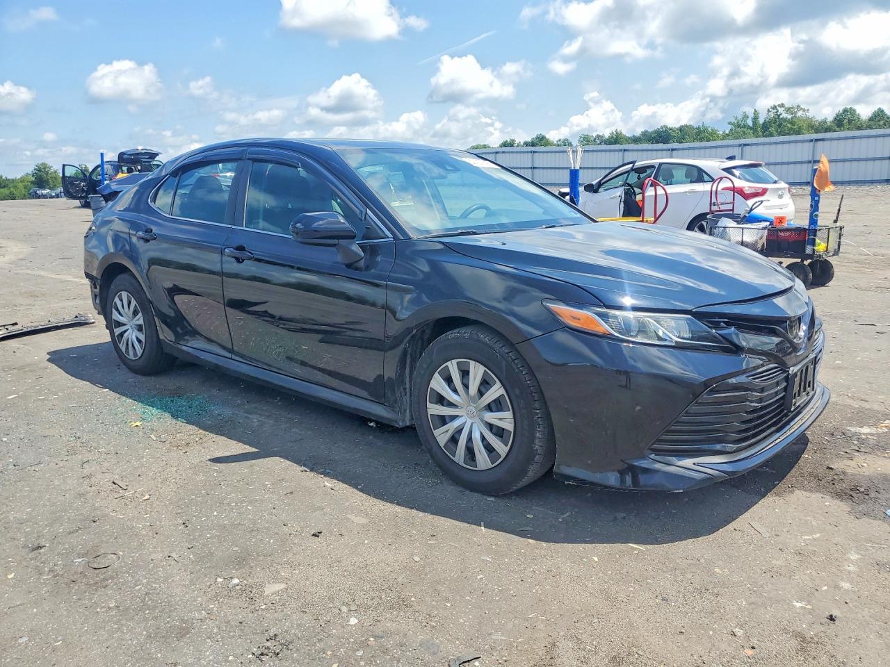2019 TOYOTA CAMRY L — снимка 4