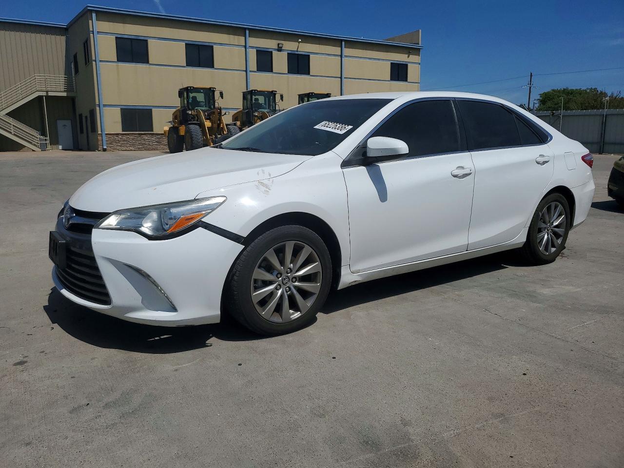 2015 TOYOTA CAMRY XLE