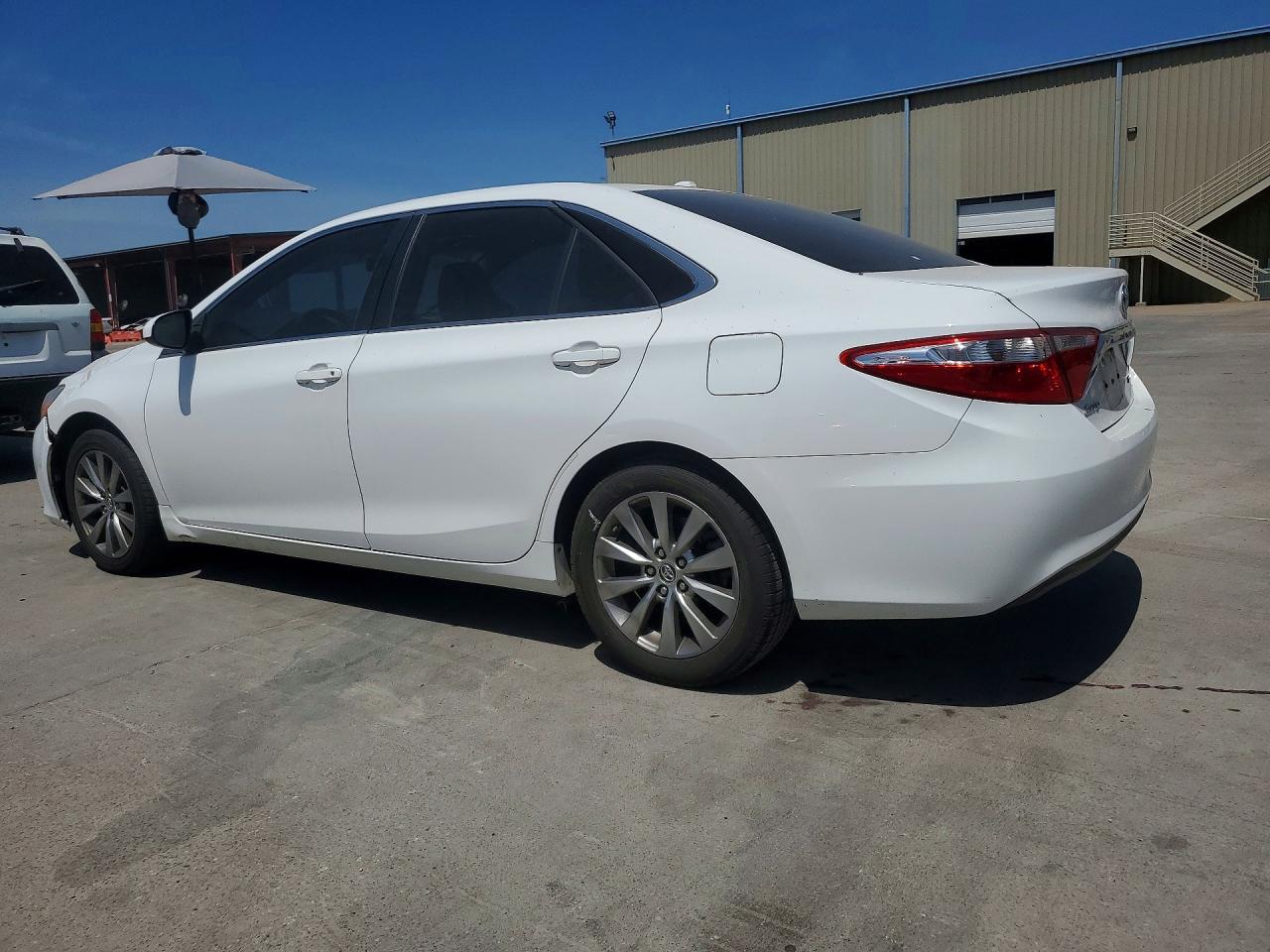 2015 TOYOTA CAMRY XLE — снимка 2