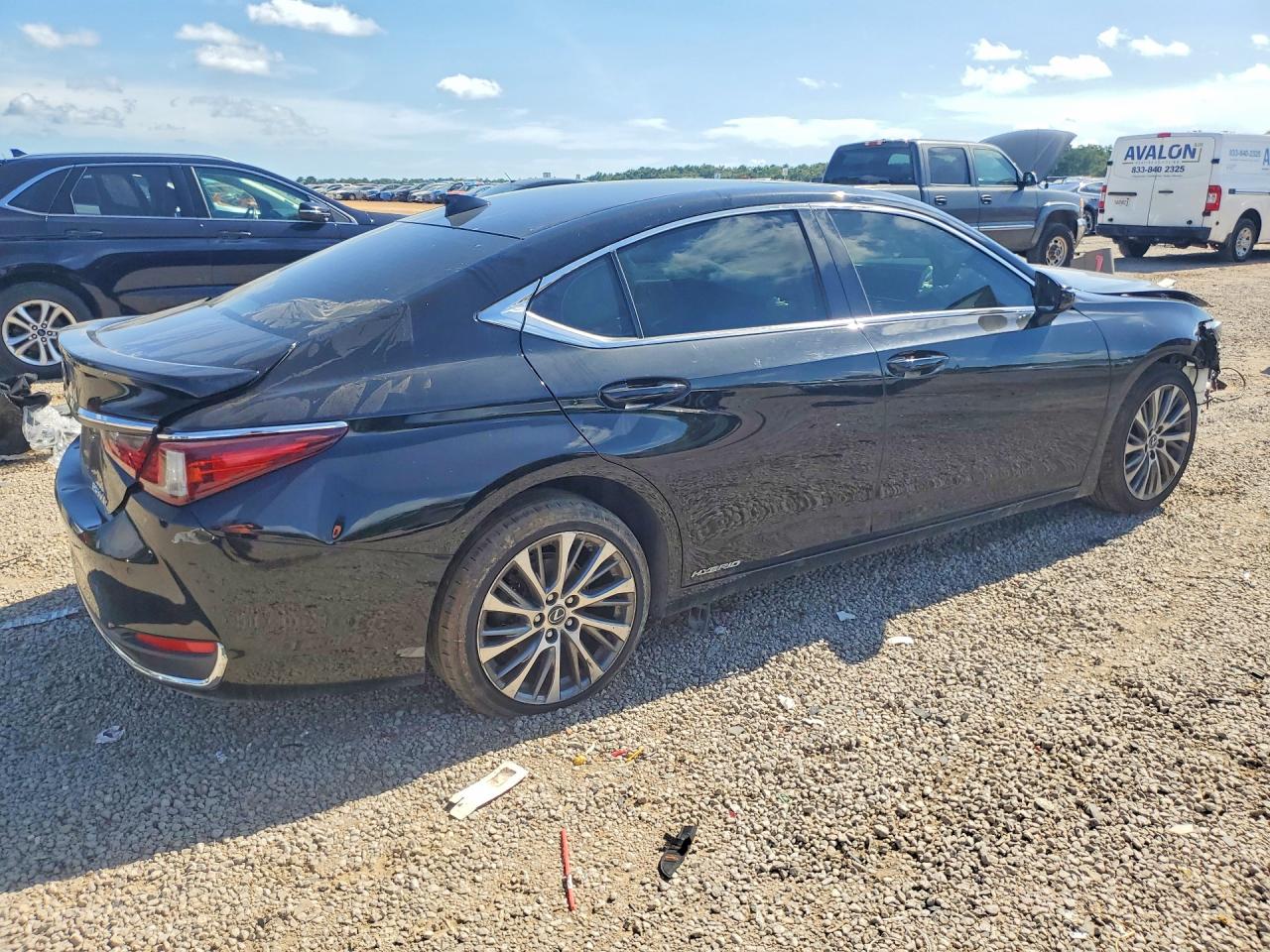 2019 LEXUS ES 300H — снимка 3