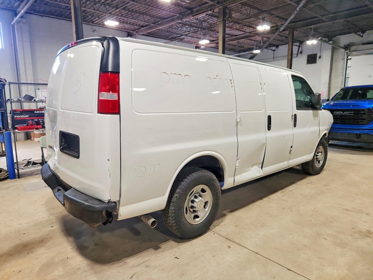 2023 CHEVROLET EXPRESS G2500 4LT — снимка 3