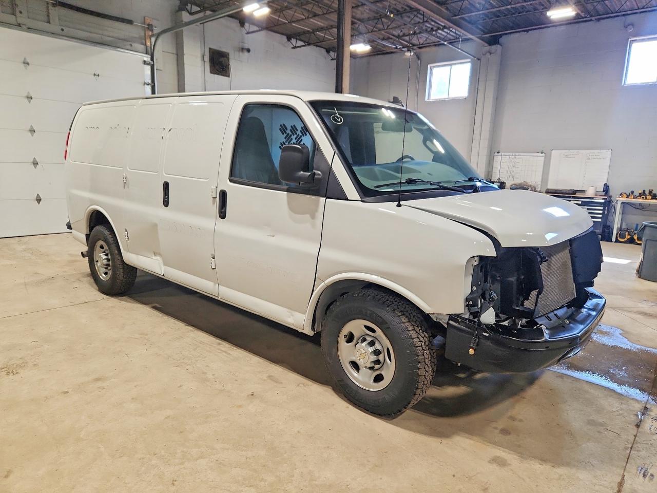 2023 CHEVROLET EXPRESS G2500 4LT — снимка 4