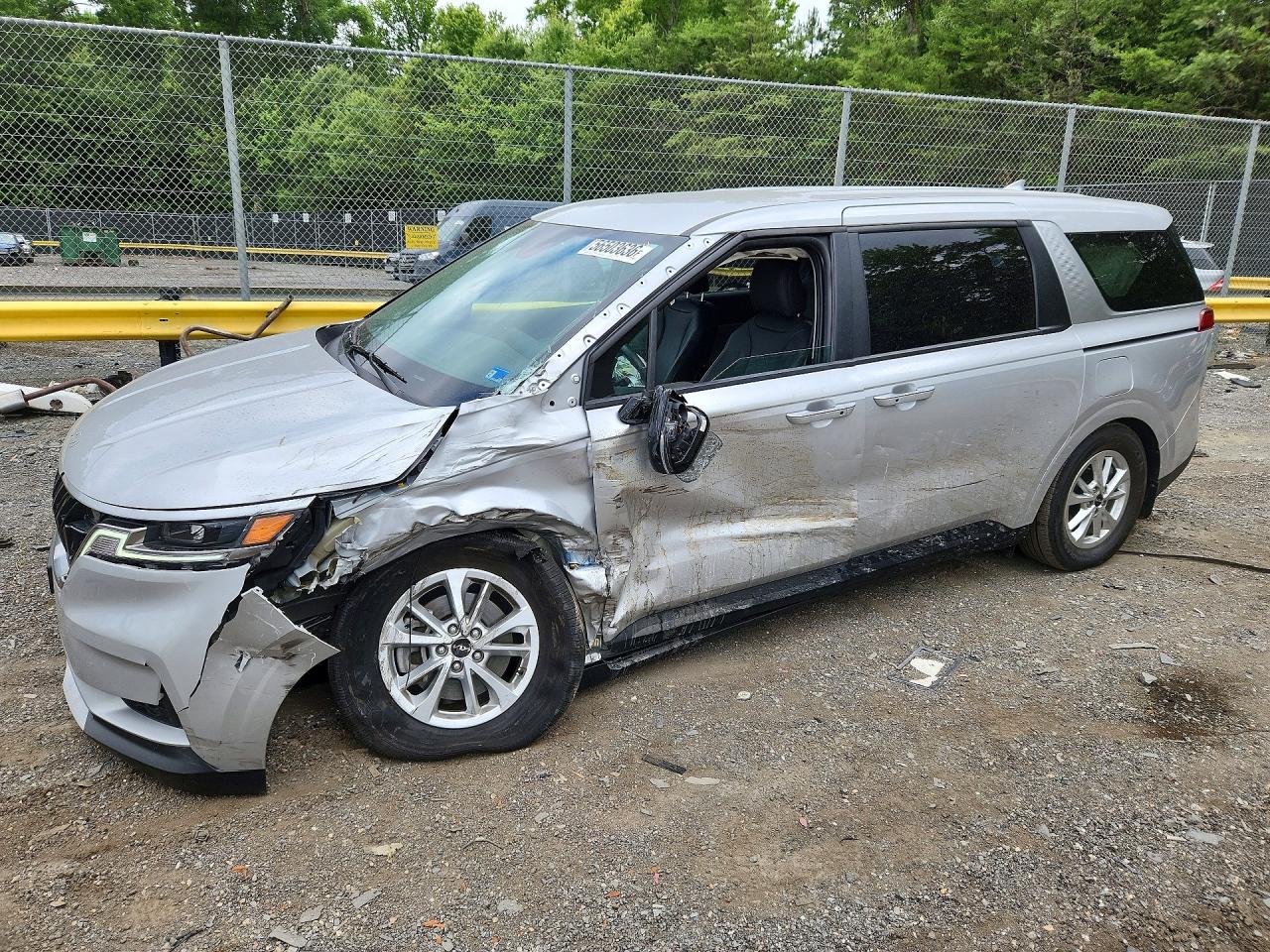 2023 KIA CARNIVAL LX