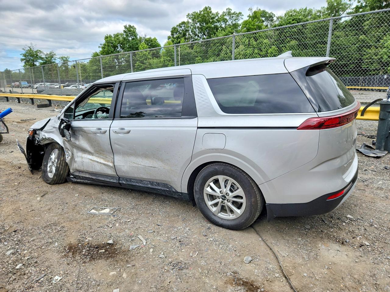 2023 KIA CARNIVAL LX — снимка 2