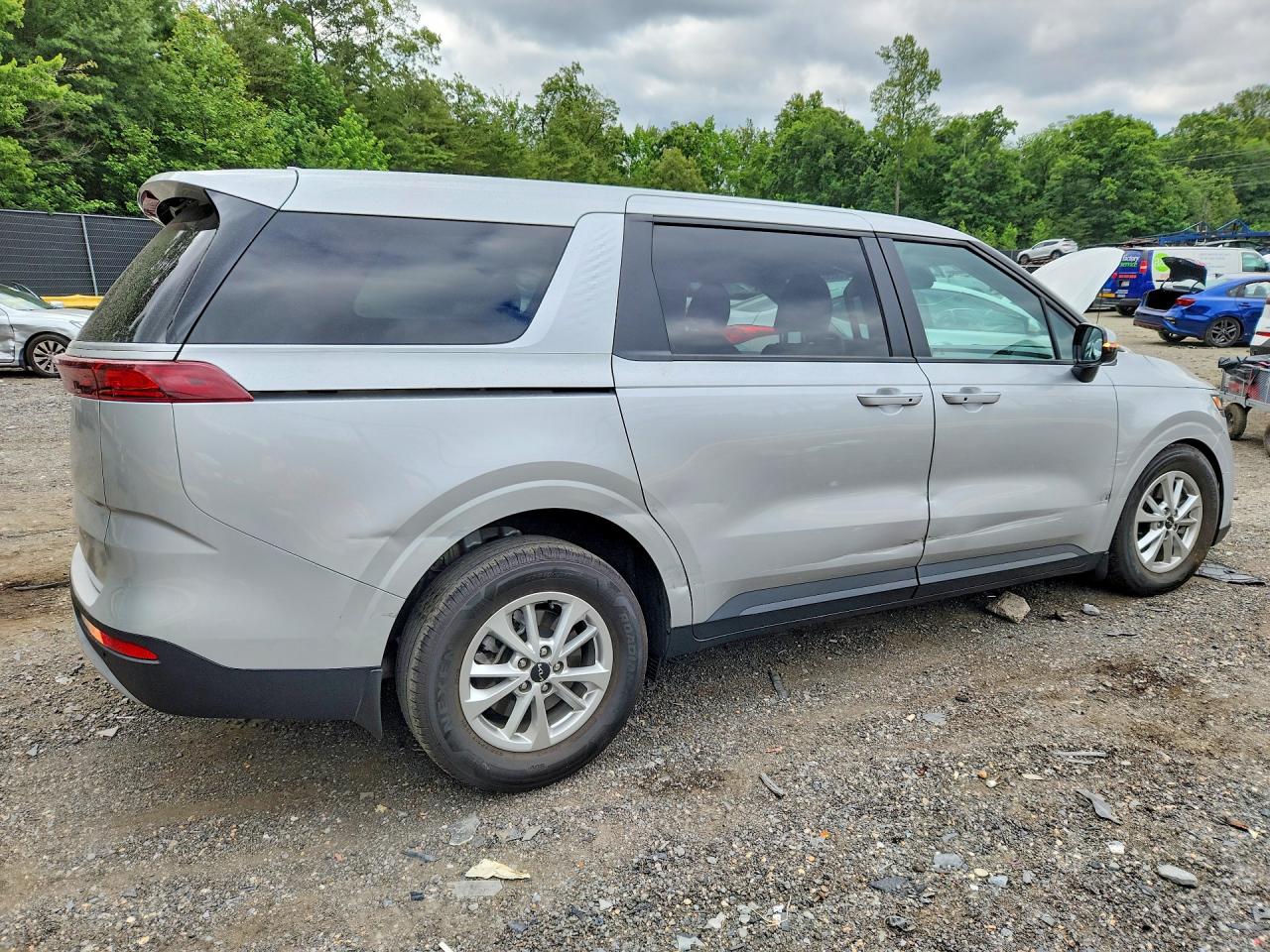 2023 KIA CARNIVAL LX — снимка 3