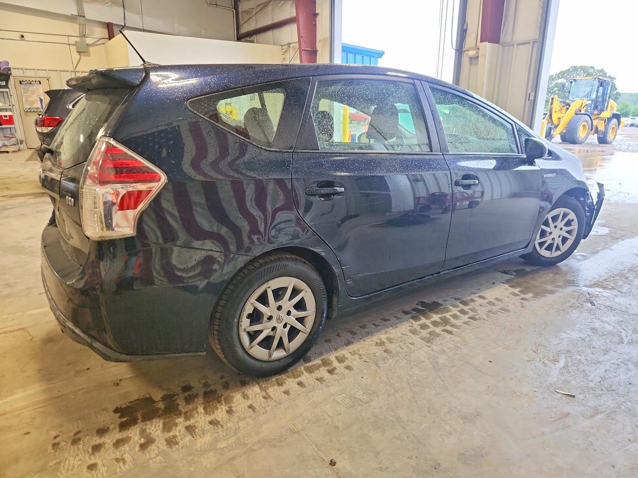 2017 TOYOTA PRIUS V THREE — снимка 3